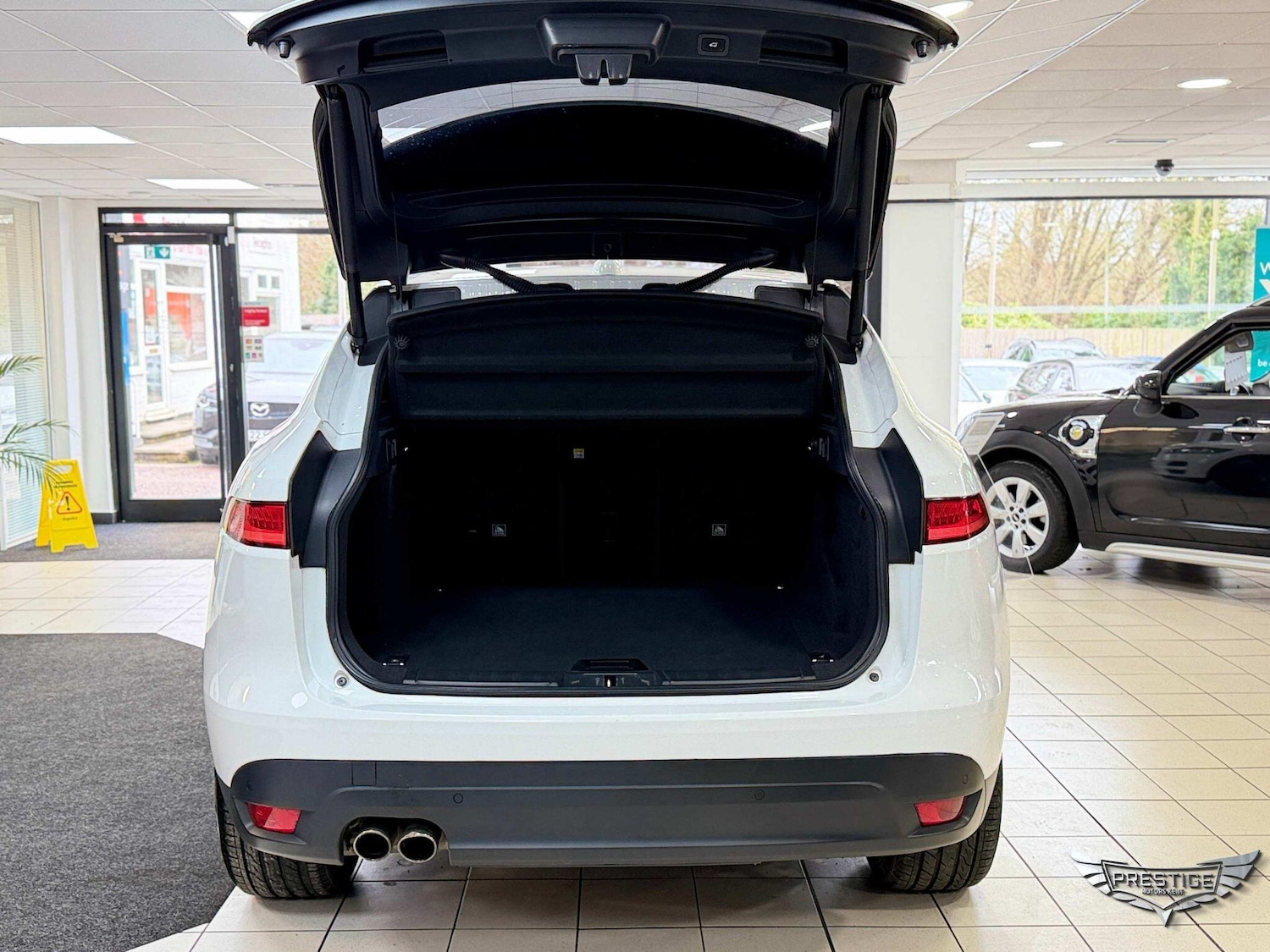 Used Jaguar F-Pace 2018 for sale - 77625028: Photo 90