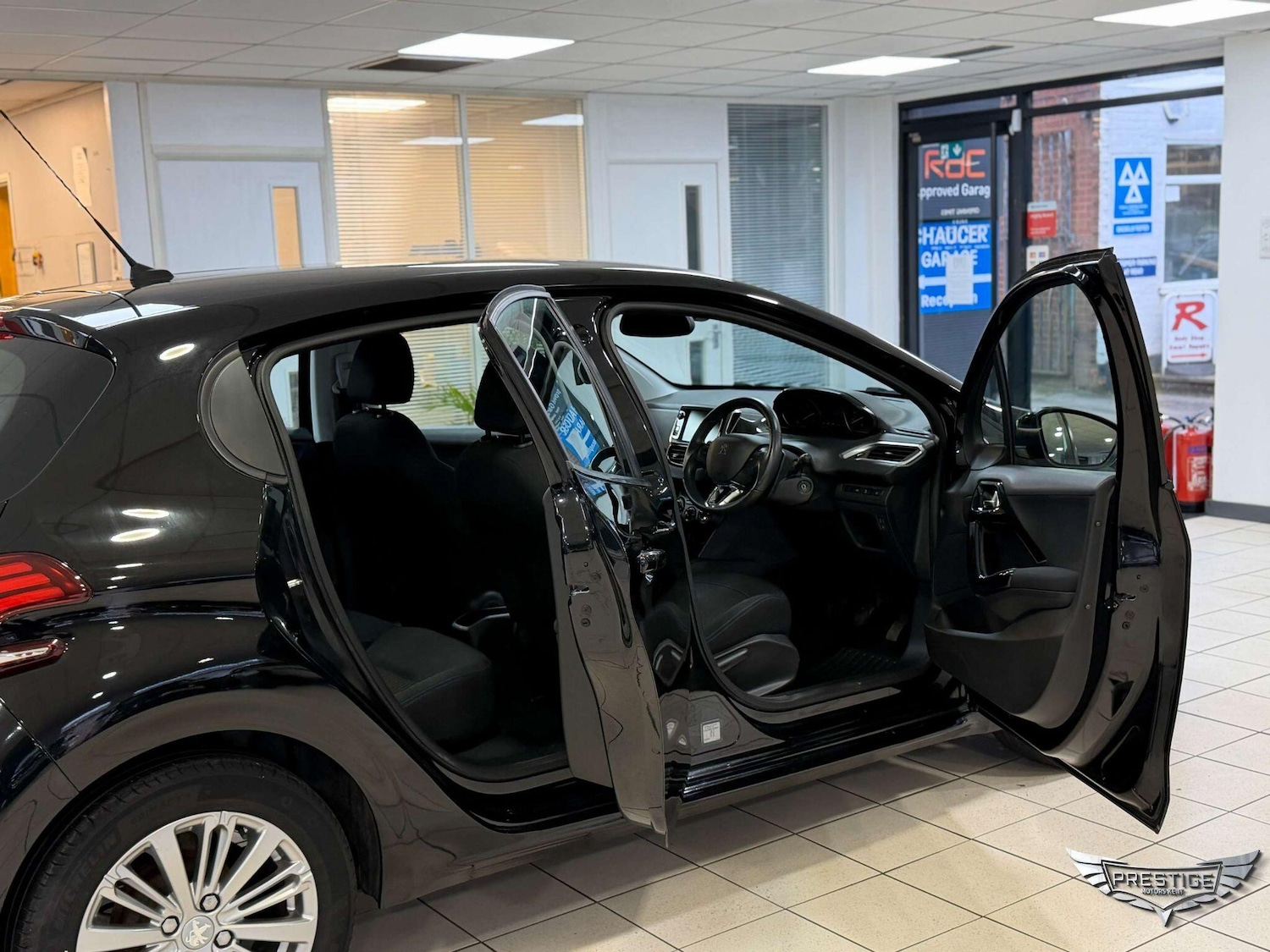 Used Peugeot 208 2018 for sale - 76952689: Photo 38