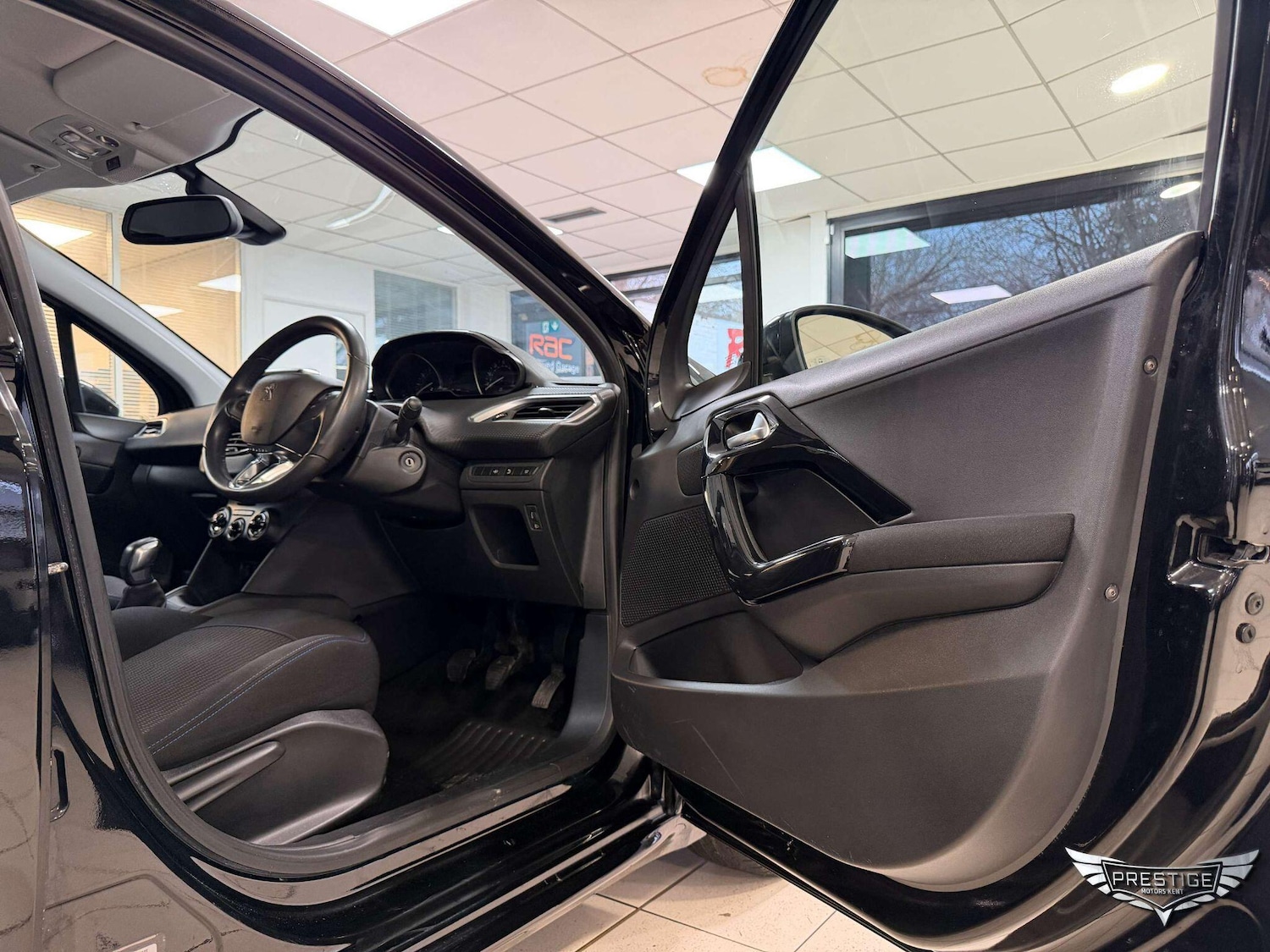 Used Peugeot 208 2018 for sale - 76952689: Photo 39