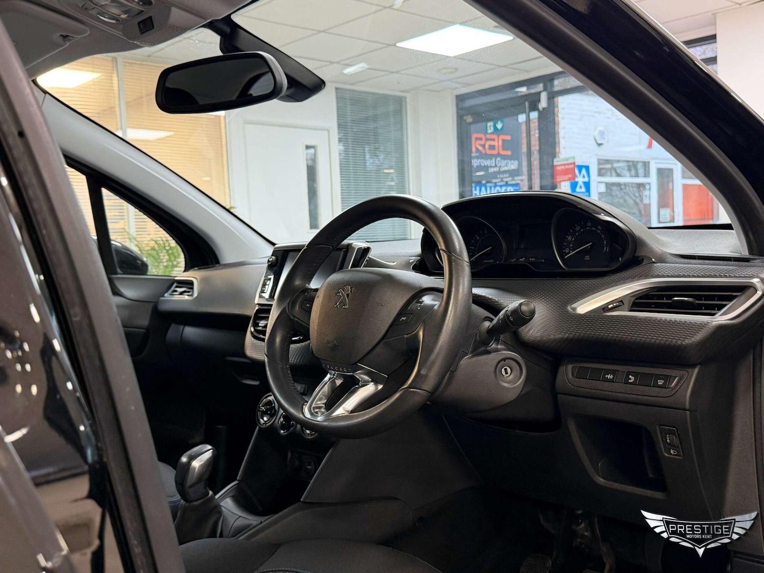 Used Peugeot 208 2018 for sale - 76952689: Photo 65