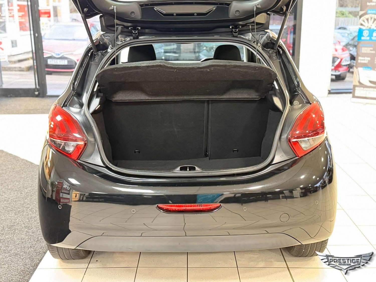 Used Peugeot 208 2018 for sale - 76952689: Photo 81