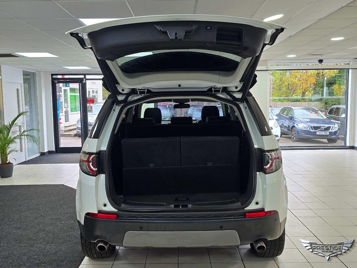 Used Land Rover Discovery Sport 2017 for sale - 76499042: Photo 93