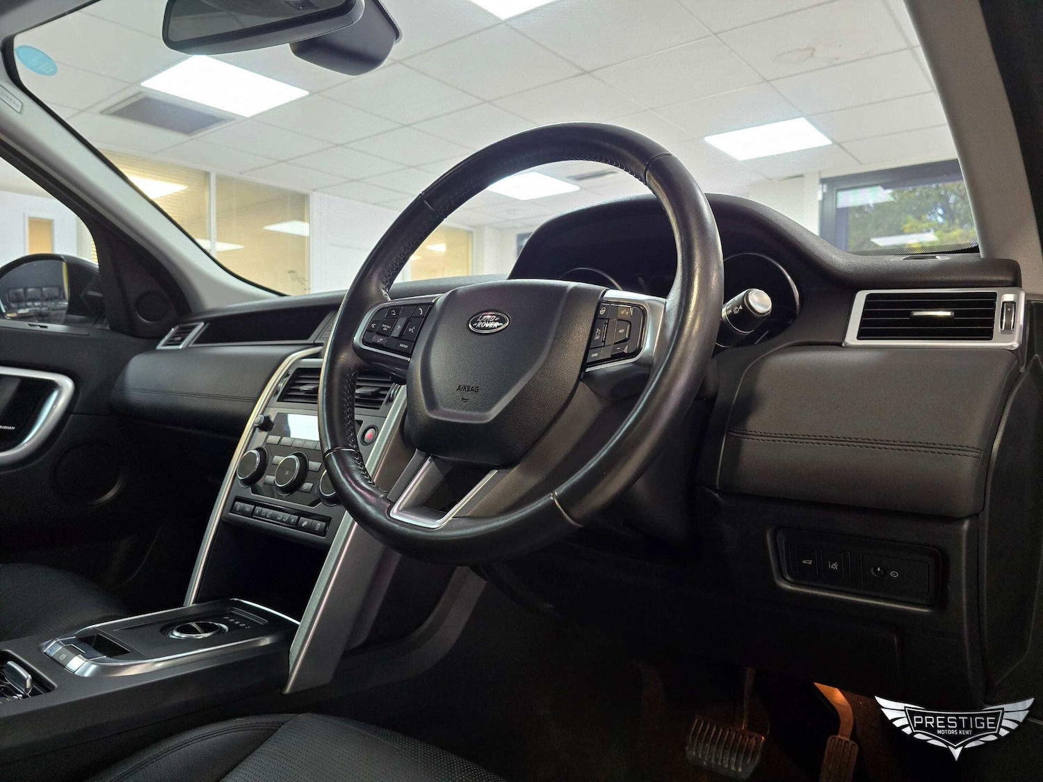 Used Land Rover Discovery Sport 2018 for sale - 76337645: Photo 76