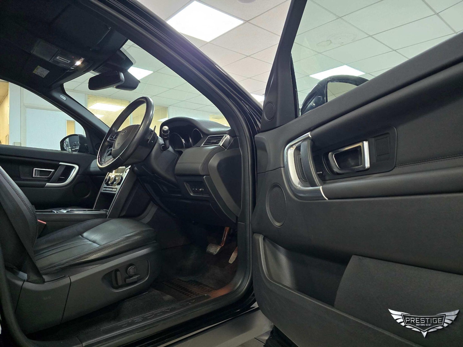 Used Land Rover Discovery Sport 2019 for sale - 76270704: Photo 46