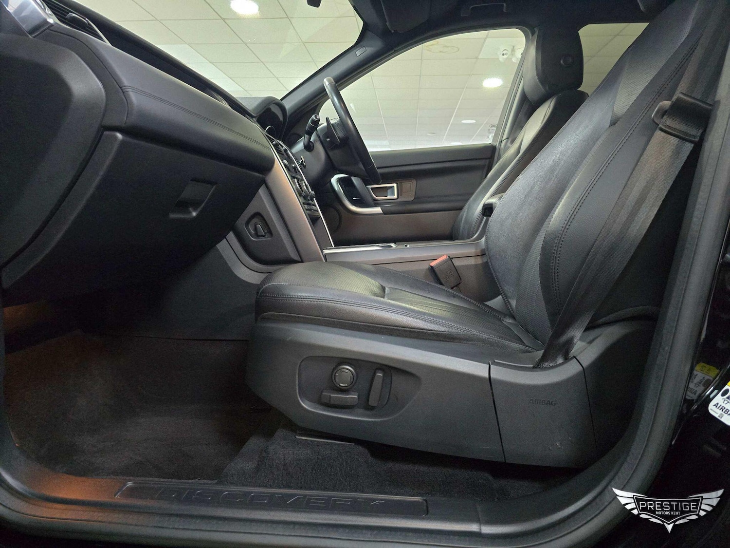 Used Land Rover Discovery Sport 2019 for sale - 76270704: Photo 77