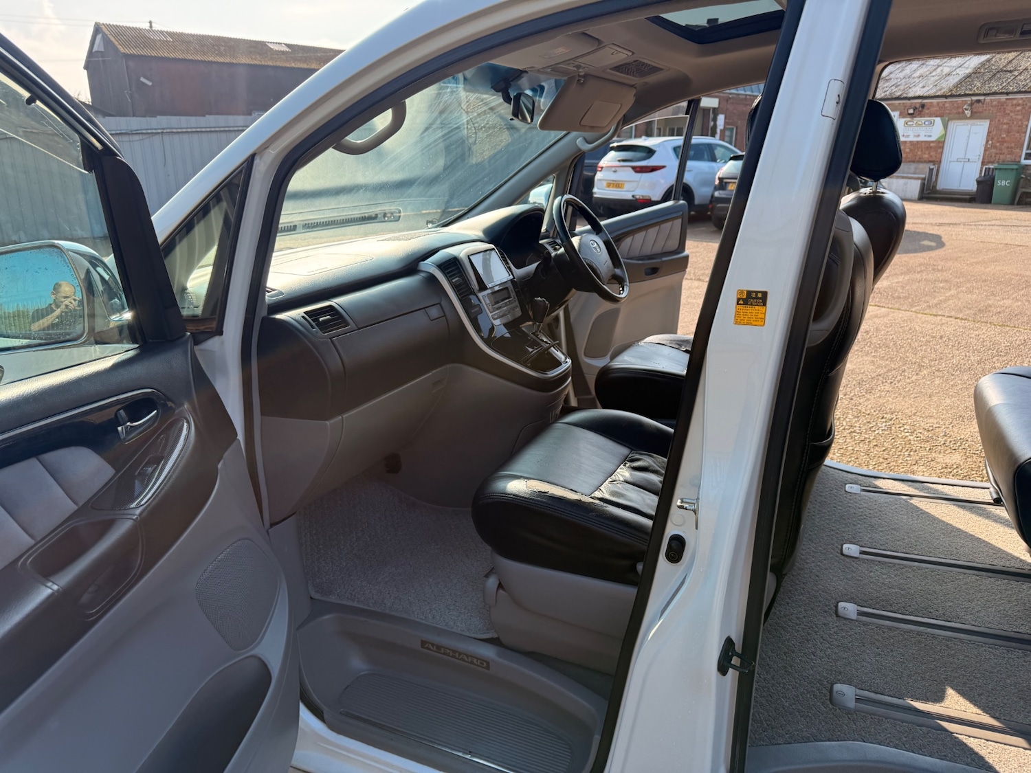 Used Toyota Alphard 2004 for sale - 77806979: Photo 10