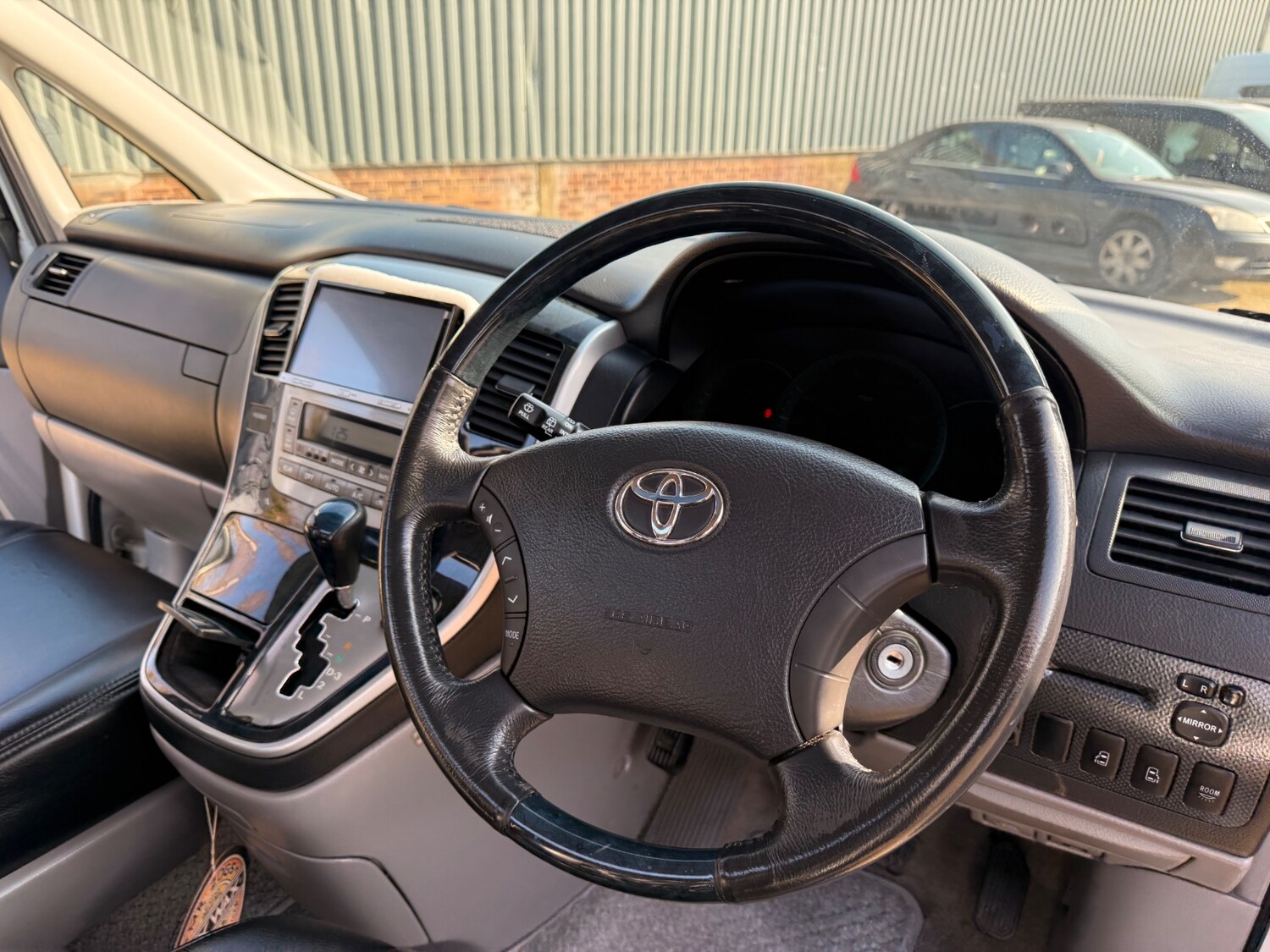 Used Toyota Alphard 2004 for sale - 77806979: Photo 16