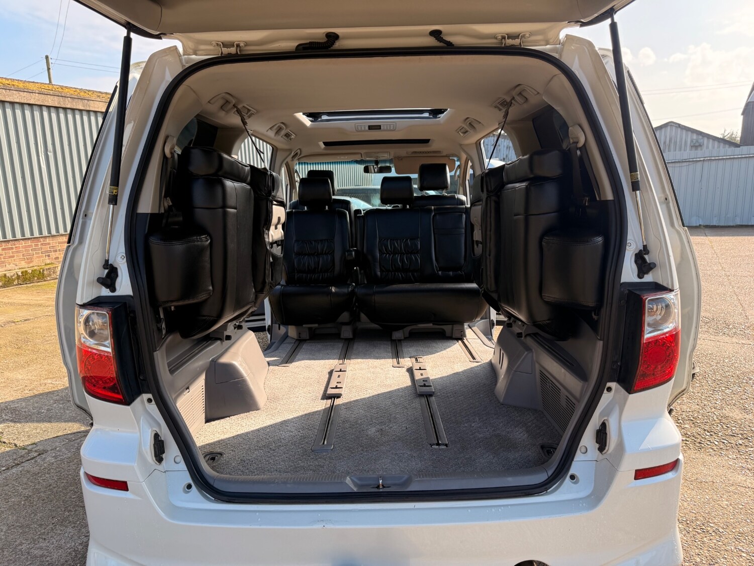 Used Toyota Alphard 2004 for sale - 77806979: Photo 23