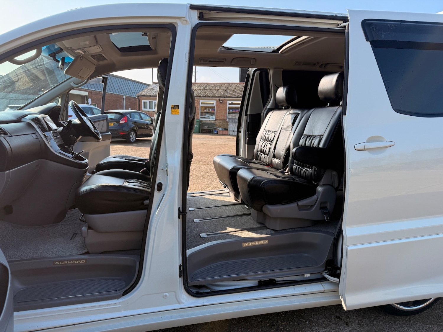 Used Toyota Alphard 2004 for sale - 77806979: Photo 7