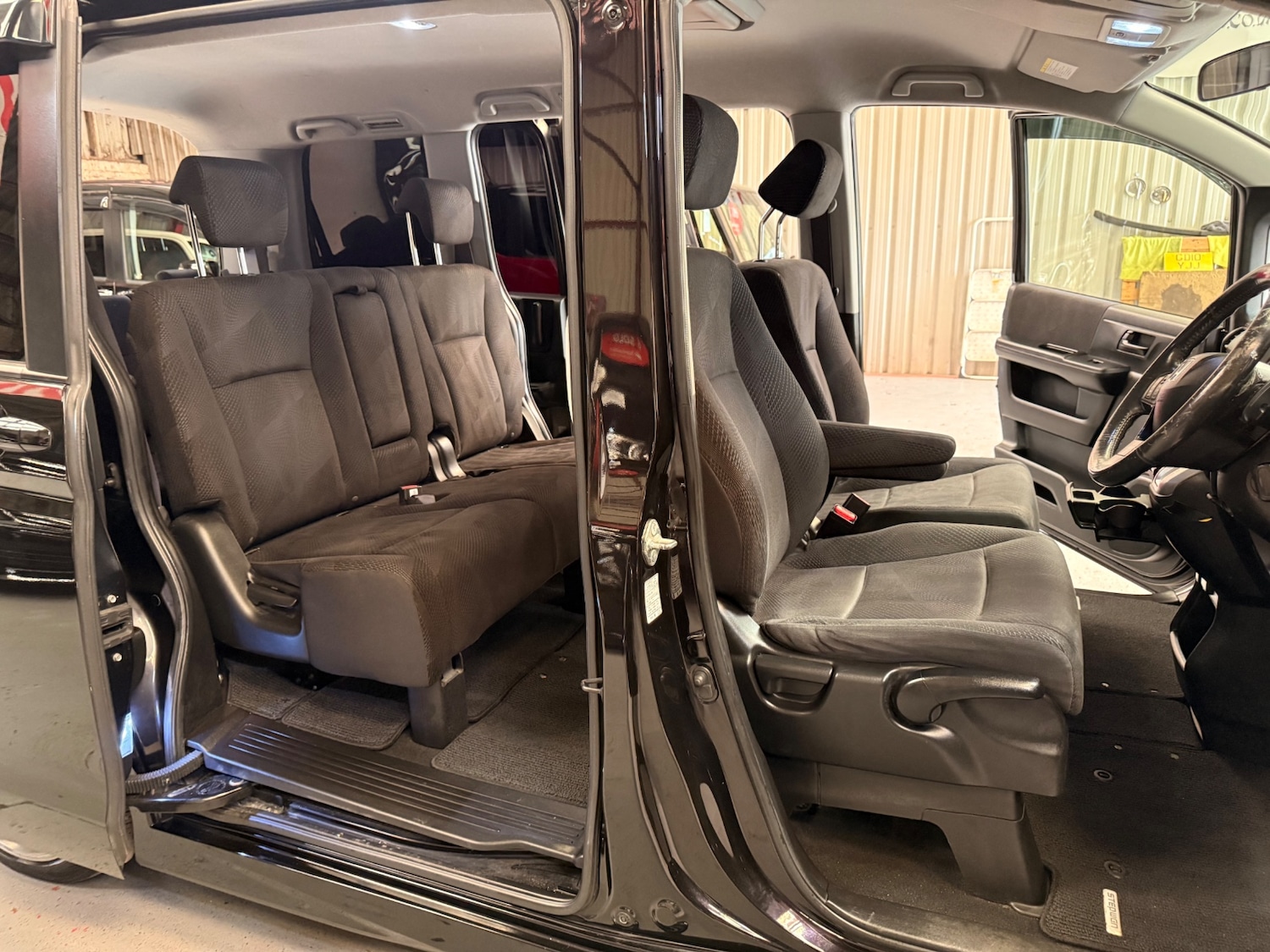 Used Honda Stepwagon 2010 for sale - 78183515: Photo 12