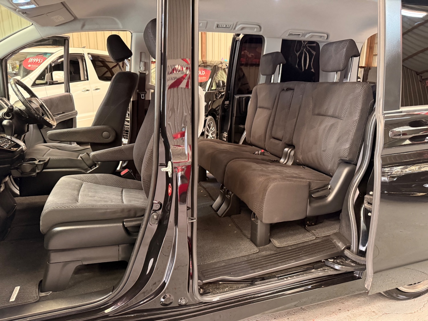 Used Honda Stepwagon 2010 for sale - 78183515: Photo 14