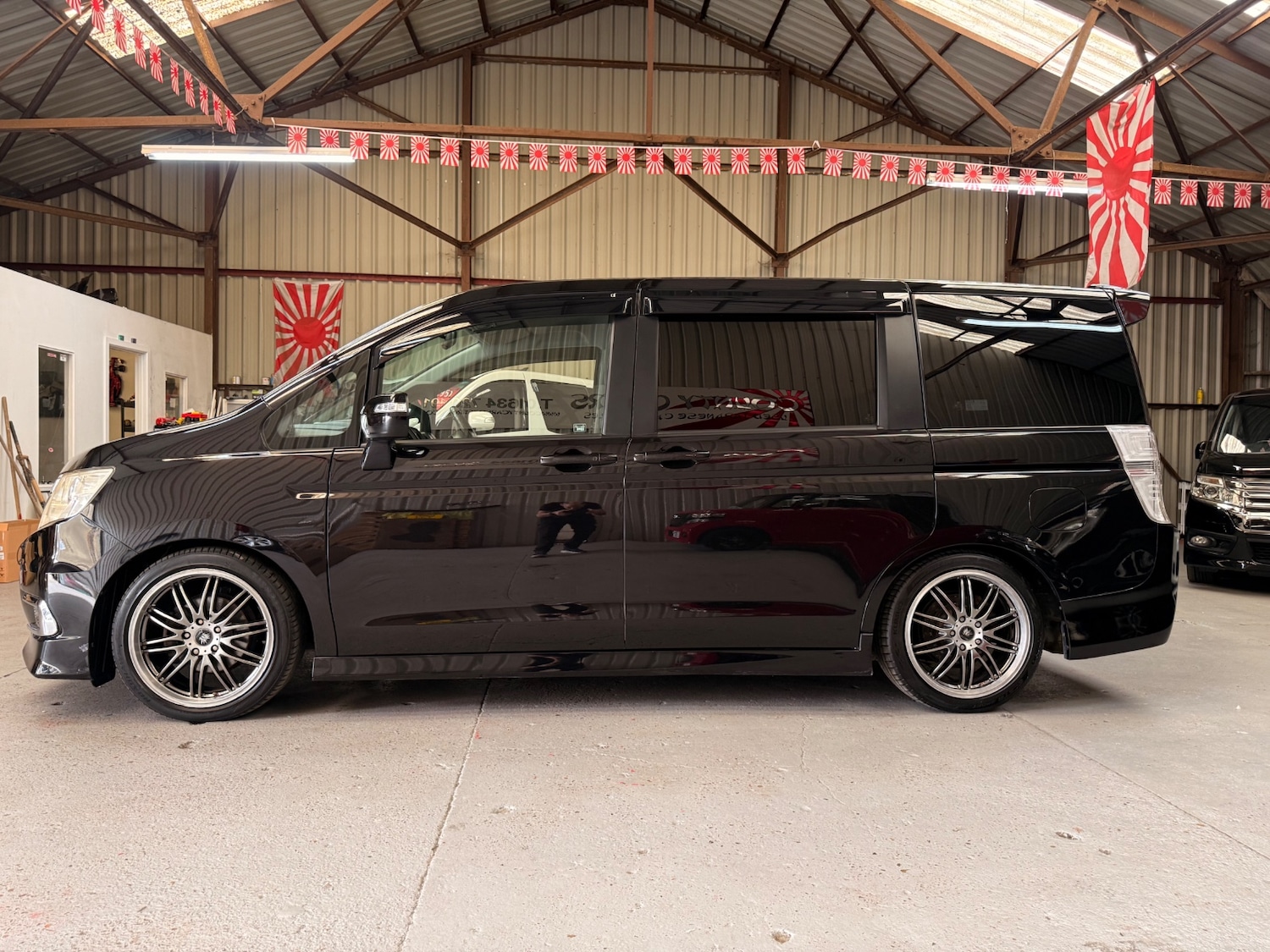 Used Honda Stepwagon 2010 for sale - 78183515: Photo 8