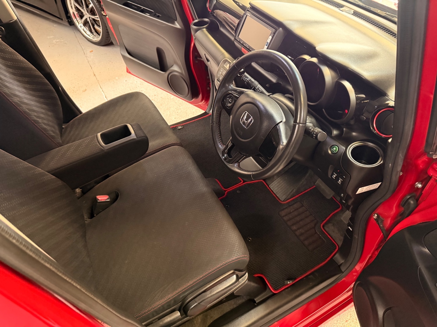 Used Honda N-Box 2013 for sale - 77584814: Photo 12