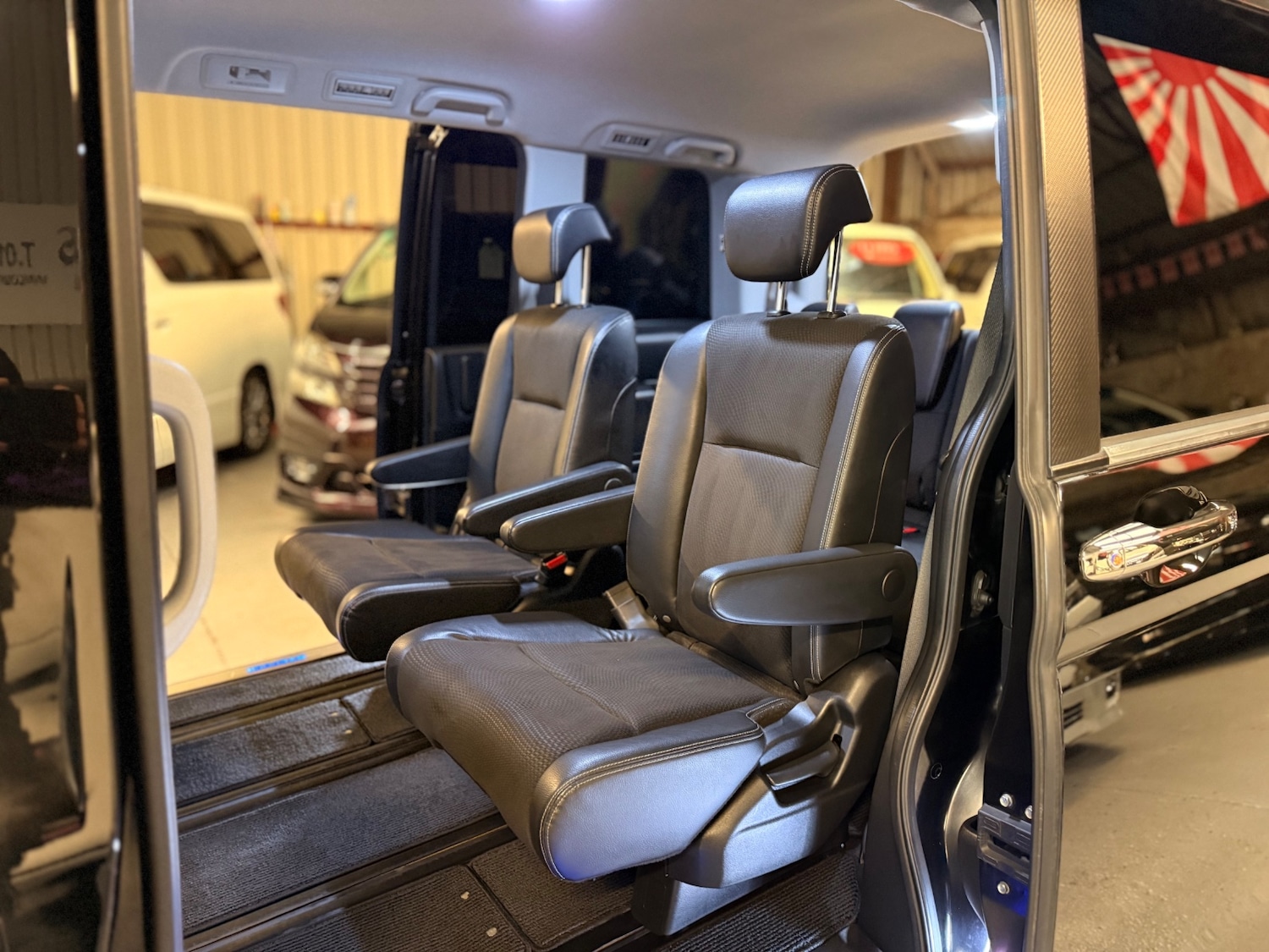 Used Honda Stepwagon 2012 for sale - 77049370: Photo 19