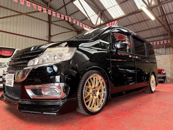 Used Honda Stepwagon 2014 for sale - 75289505: Photo 1