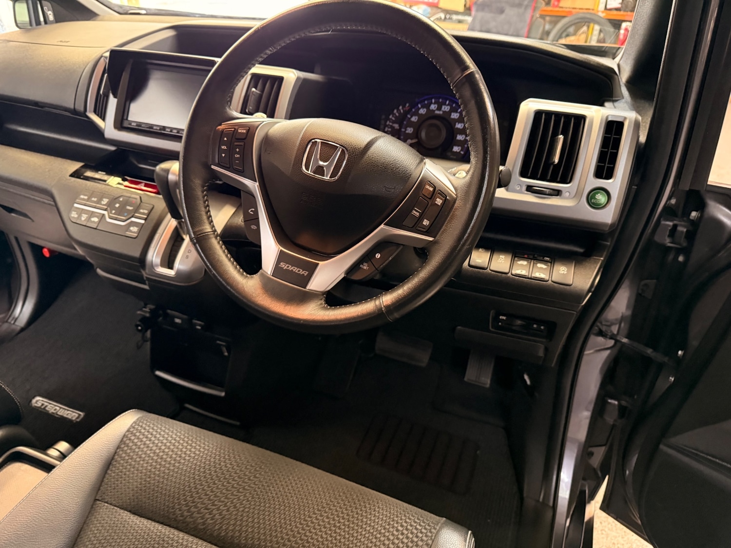 Used Honda Stepwagon 2014 for sale - 77385550: Photo 10