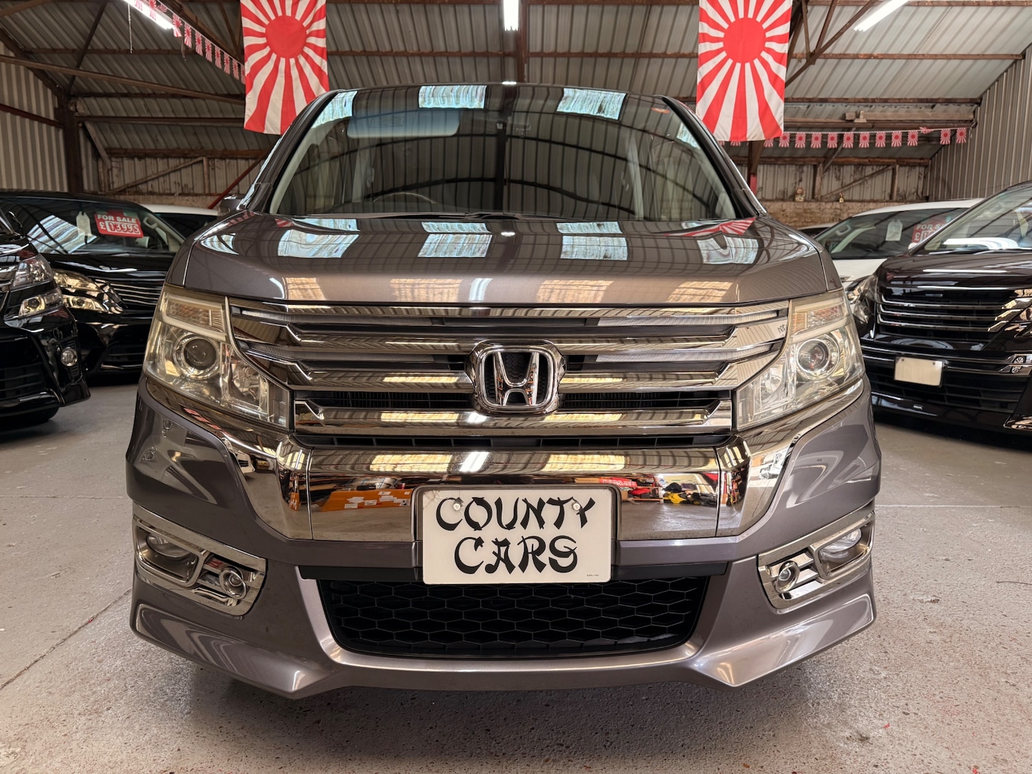 Used Honda Stepwagon 2014 for sale - 77385550: Photo 2