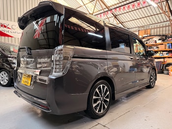 Used Honda Stepwagon 2014 for sale - 77385550: Photo