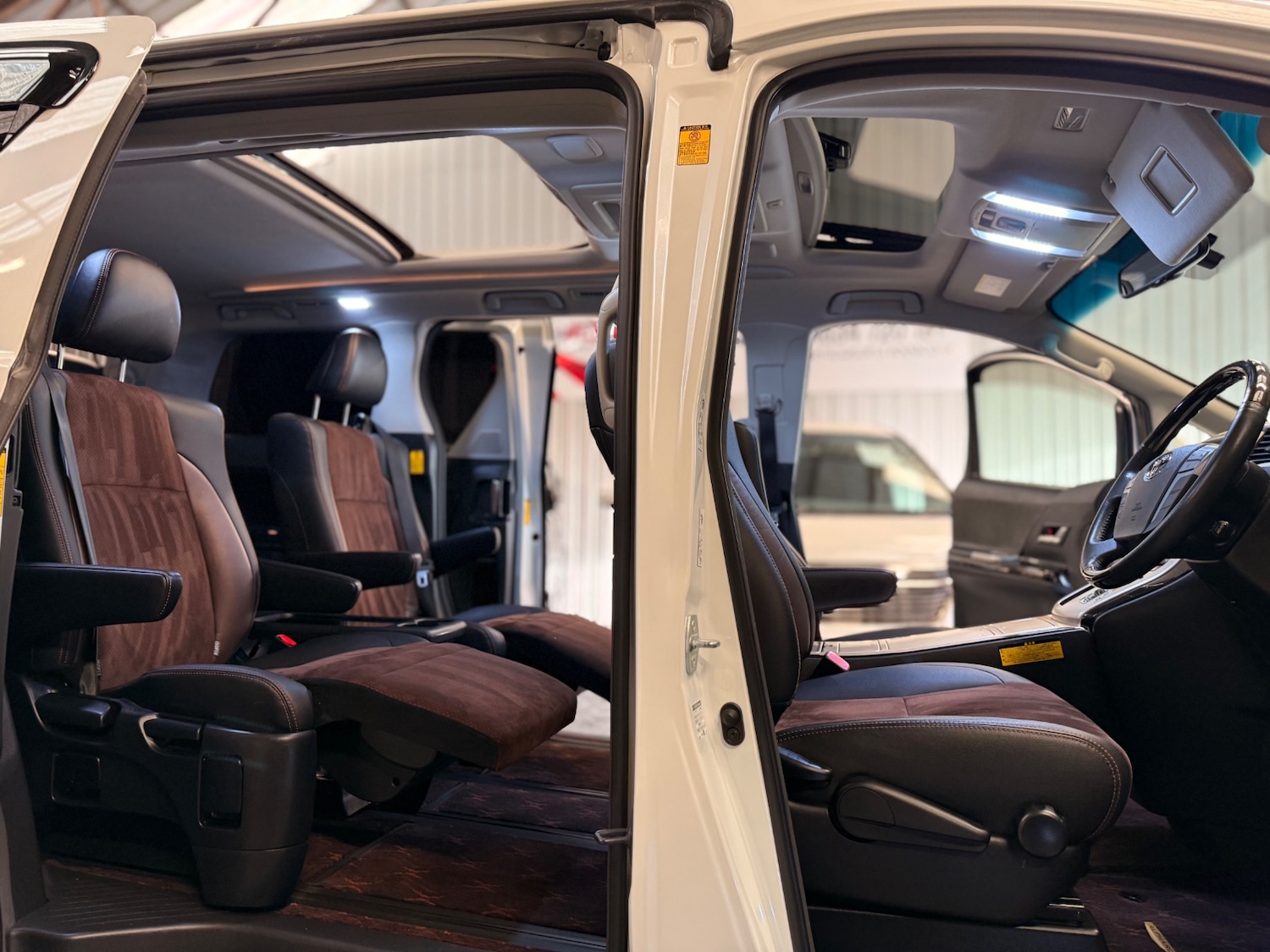 Used Toyota Alphard 2013 for sale - 76897292: Photo 12