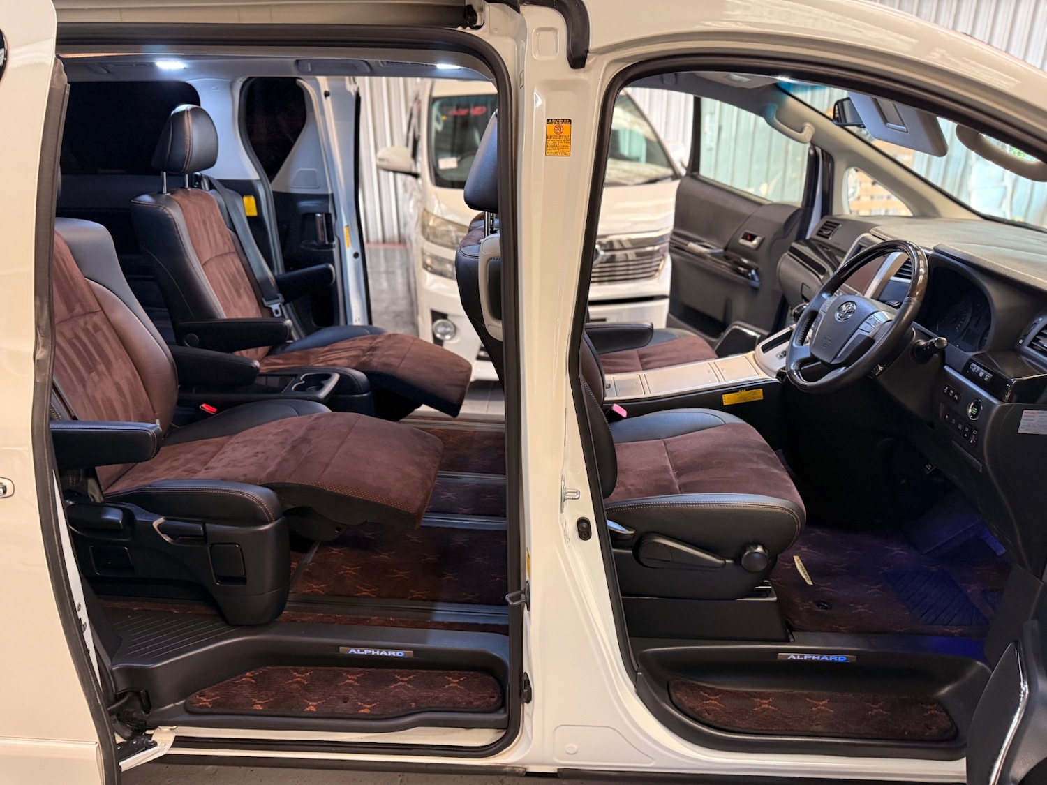 Used Toyota Alphard 2013 for sale - 76897292: Photo 13