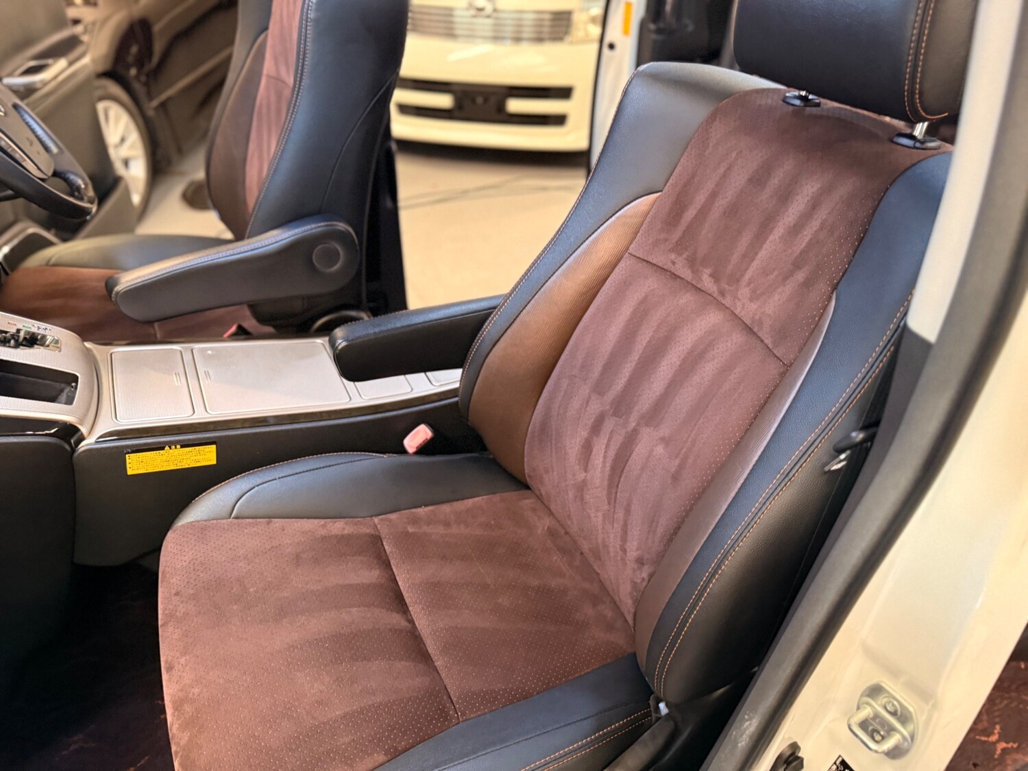 Used Toyota Alphard 2013 for sale - 76897292: Photo 16