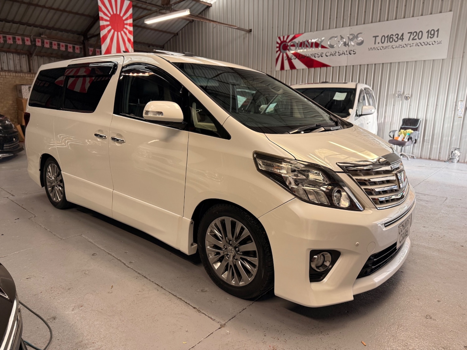 Used Toyota Alphard 2013 for sale - 76897292: Photo 2