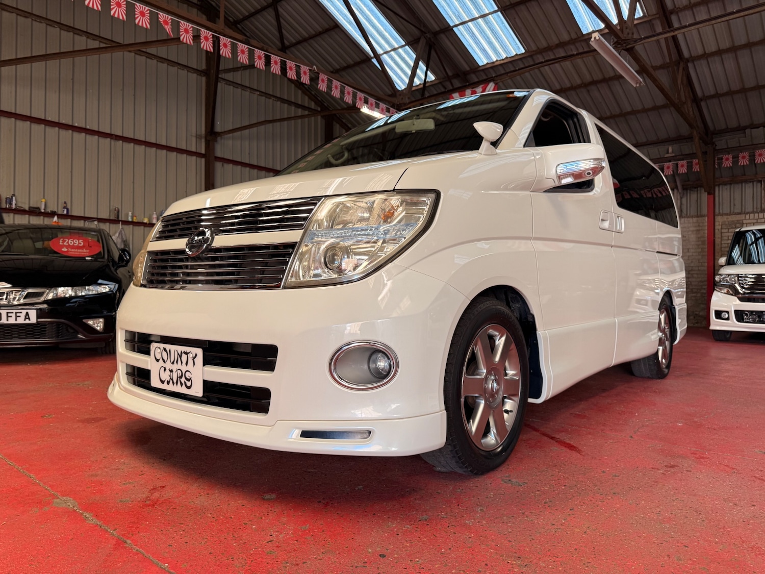 Used Nissan Elgrand 2010 for sale - 76121228: Photo 1
