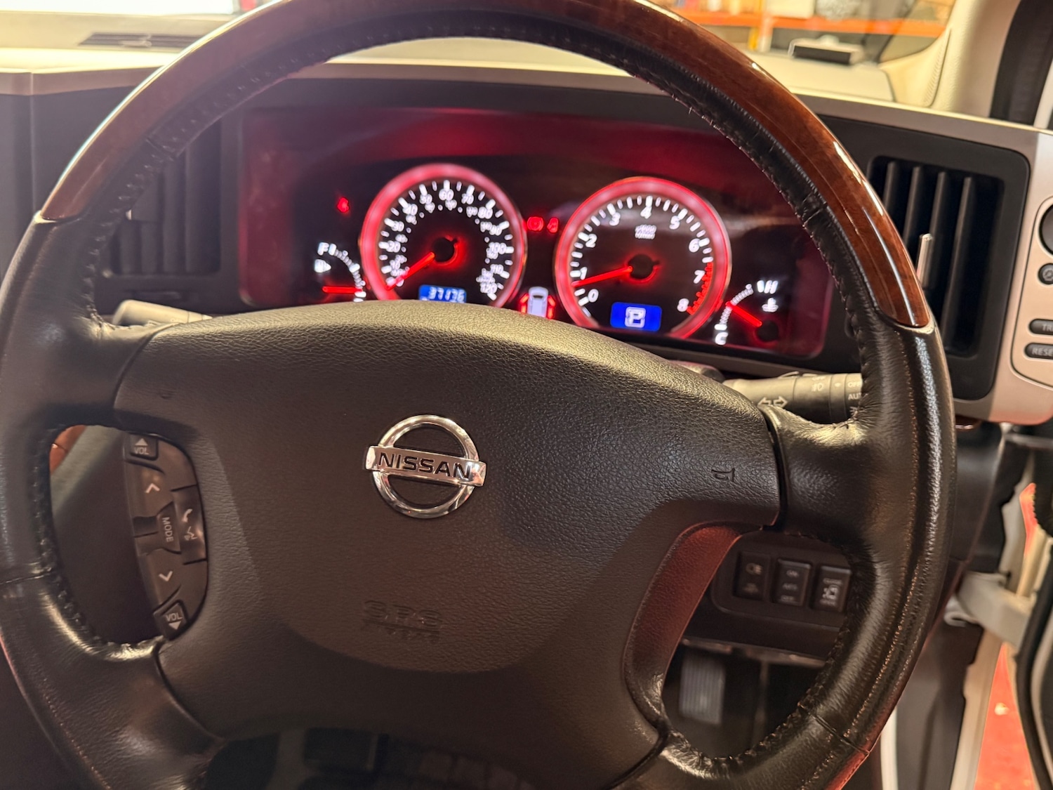 Used Nissan Elgrand 2010 for sale - 76121228: Photo 10