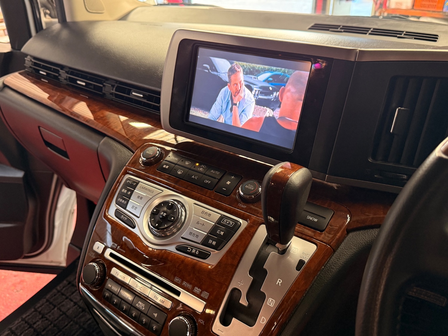 Used Nissan Elgrand 2010 for sale - 76121228: Photo 12