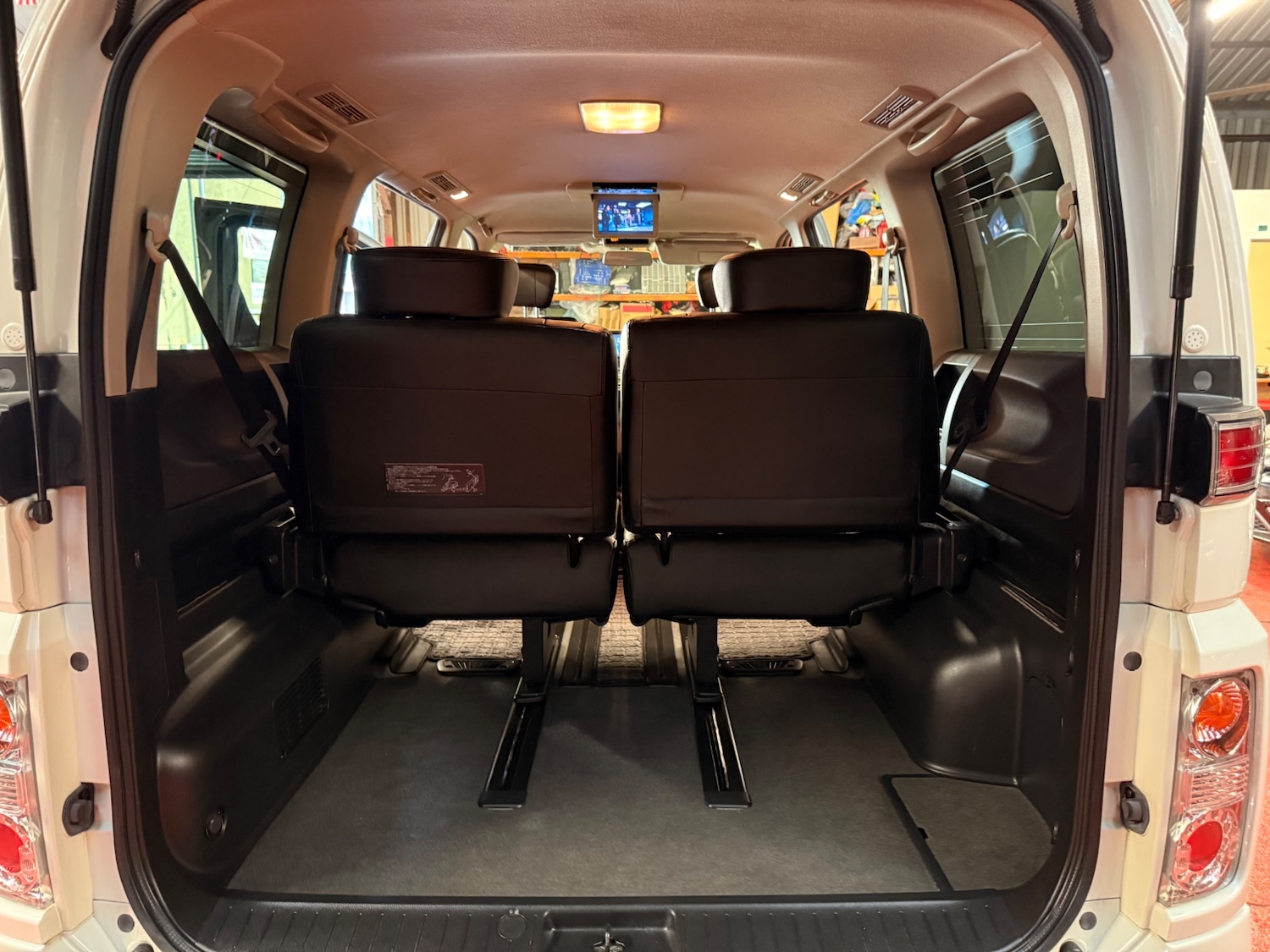 Used Nissan Elgrand 2010 for sale - 76121228: Photo 19