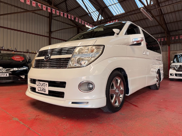 Used Nissan Elgrand 2010 for sale - 76121228: Photo 1