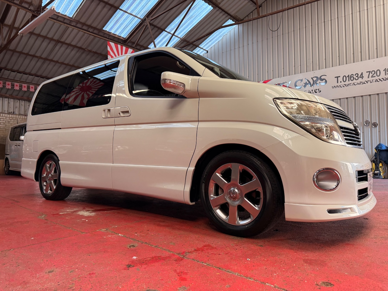 Used Nissan Elgrand 2010 for sale - 76121228: Photo 3