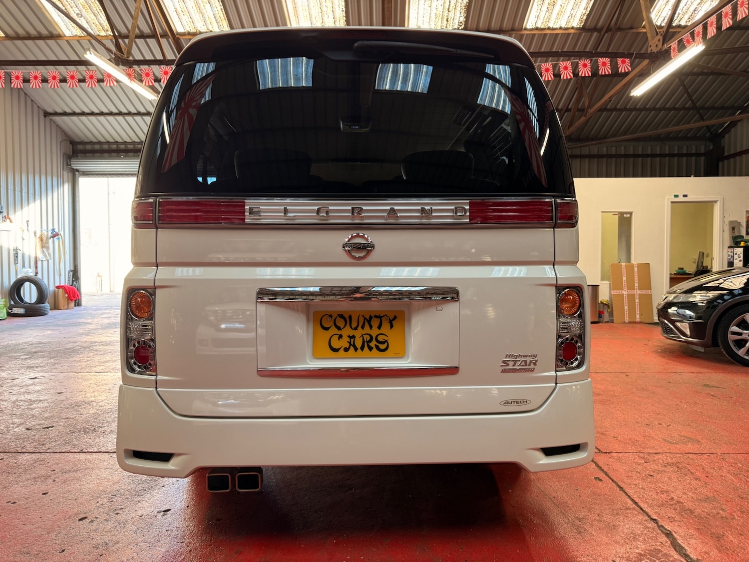 Used Nissan Elgrand 2010 for sale - 76121228: Photo 5