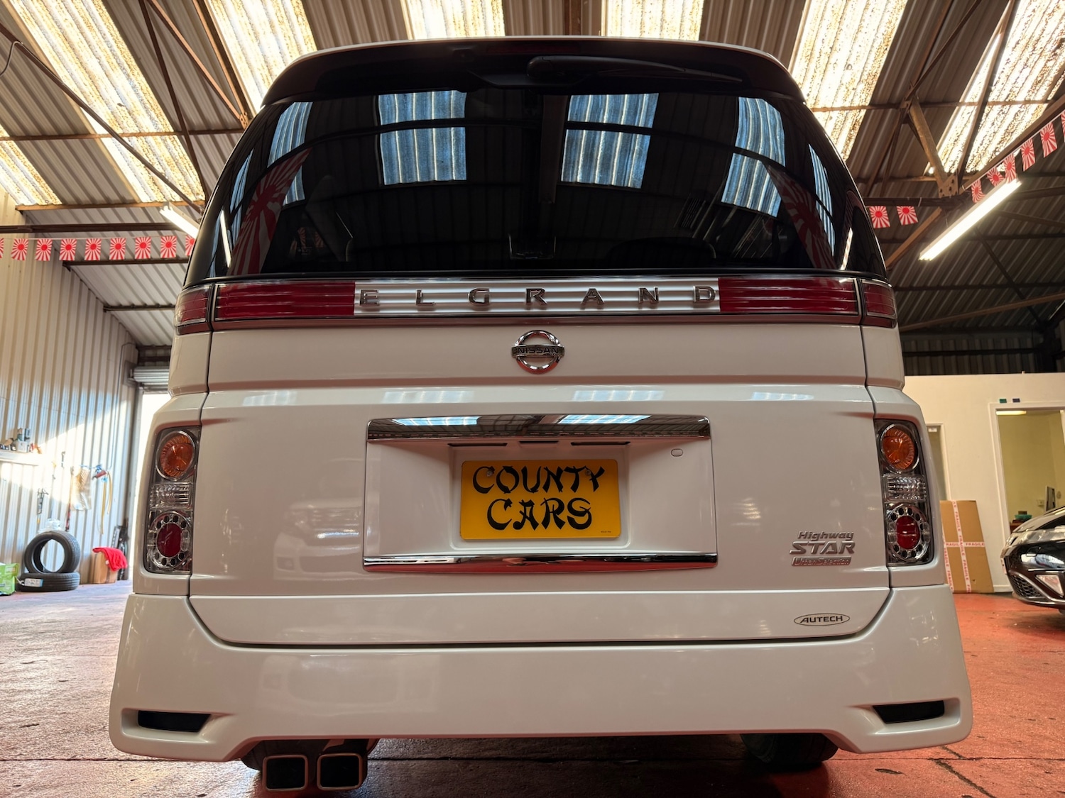 Used Nissan Elgrand 2010 for sale - 76121228: Photo 6