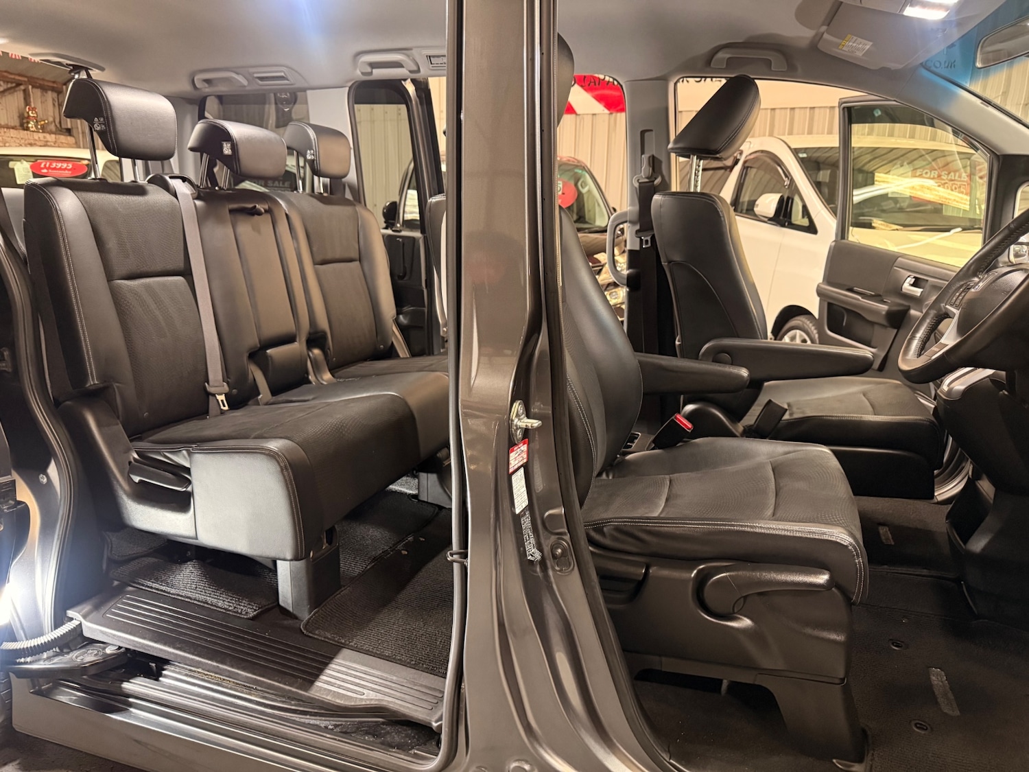 Used Honda Stepwagon 2014 for sale - 77251424: Photo 14