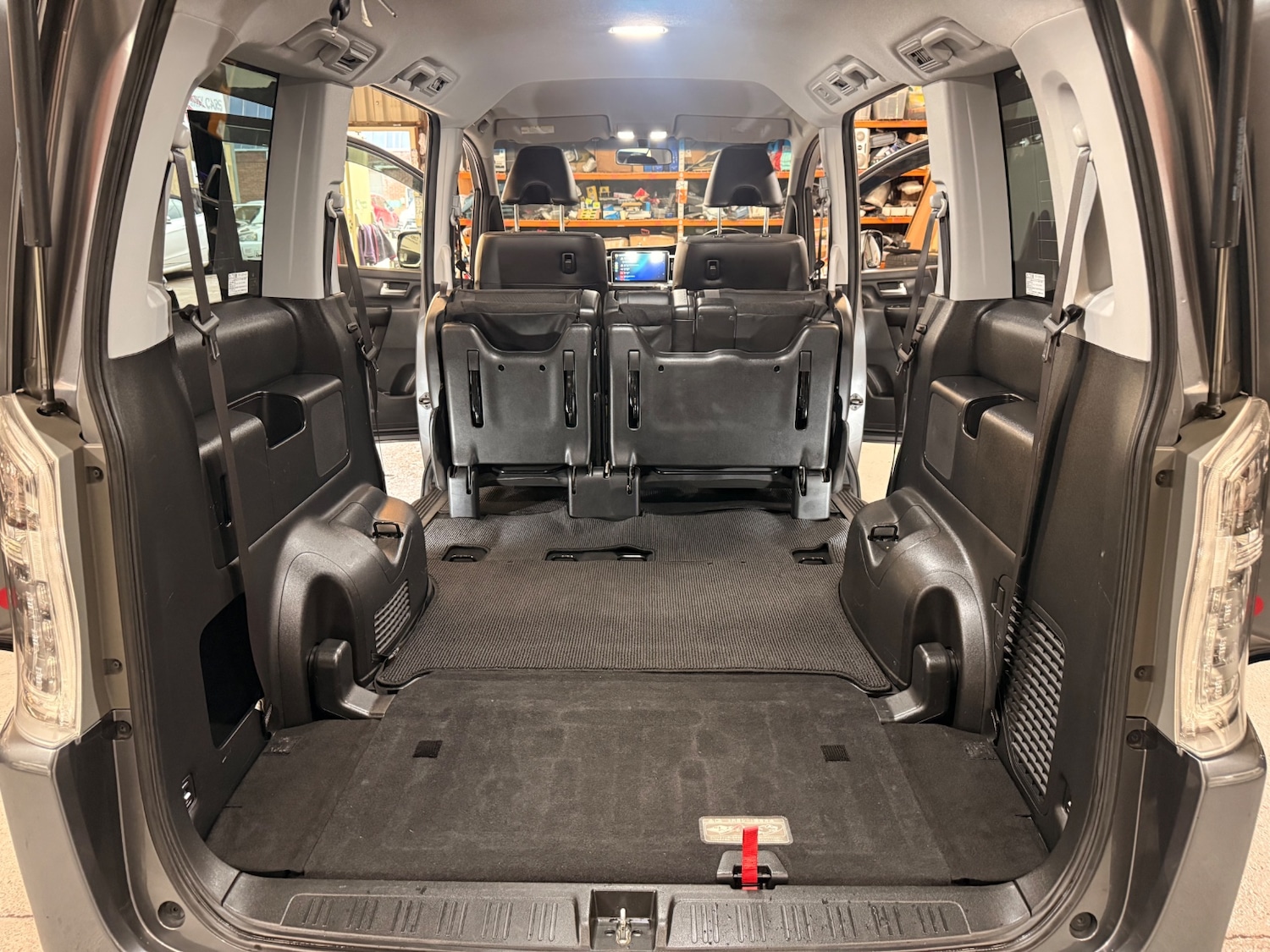 Used Honda Stepwagon 2014 for sale - 77251424: Photo 19