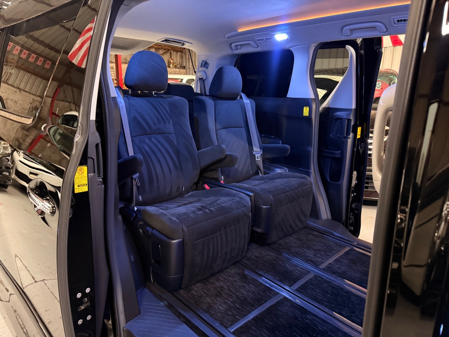 Used Toyota Vellfire 2010 for sale - 77264748: Photo 15