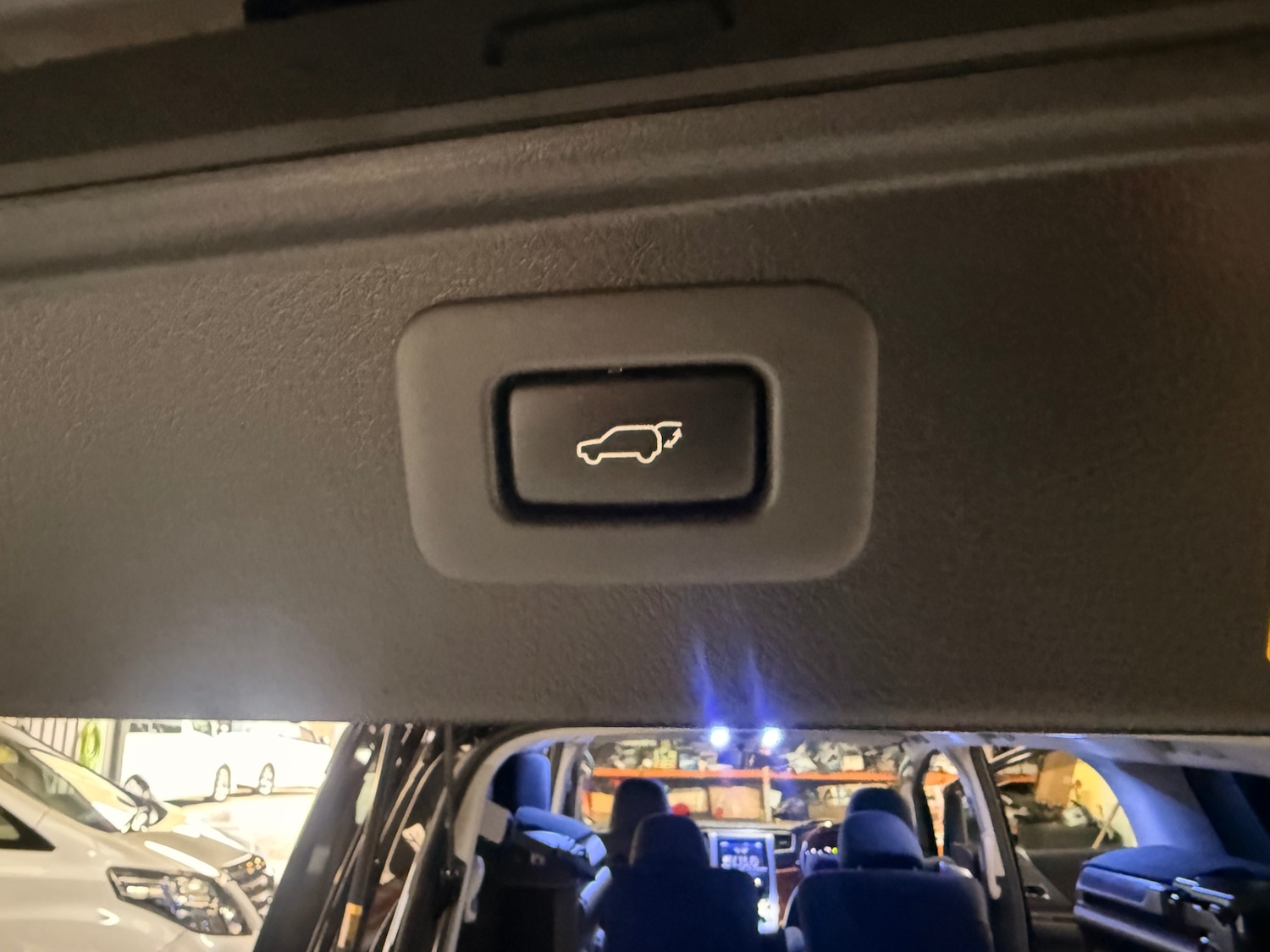 Used Toyota Vellfire 2010 for sale - 77264748: Photo 17