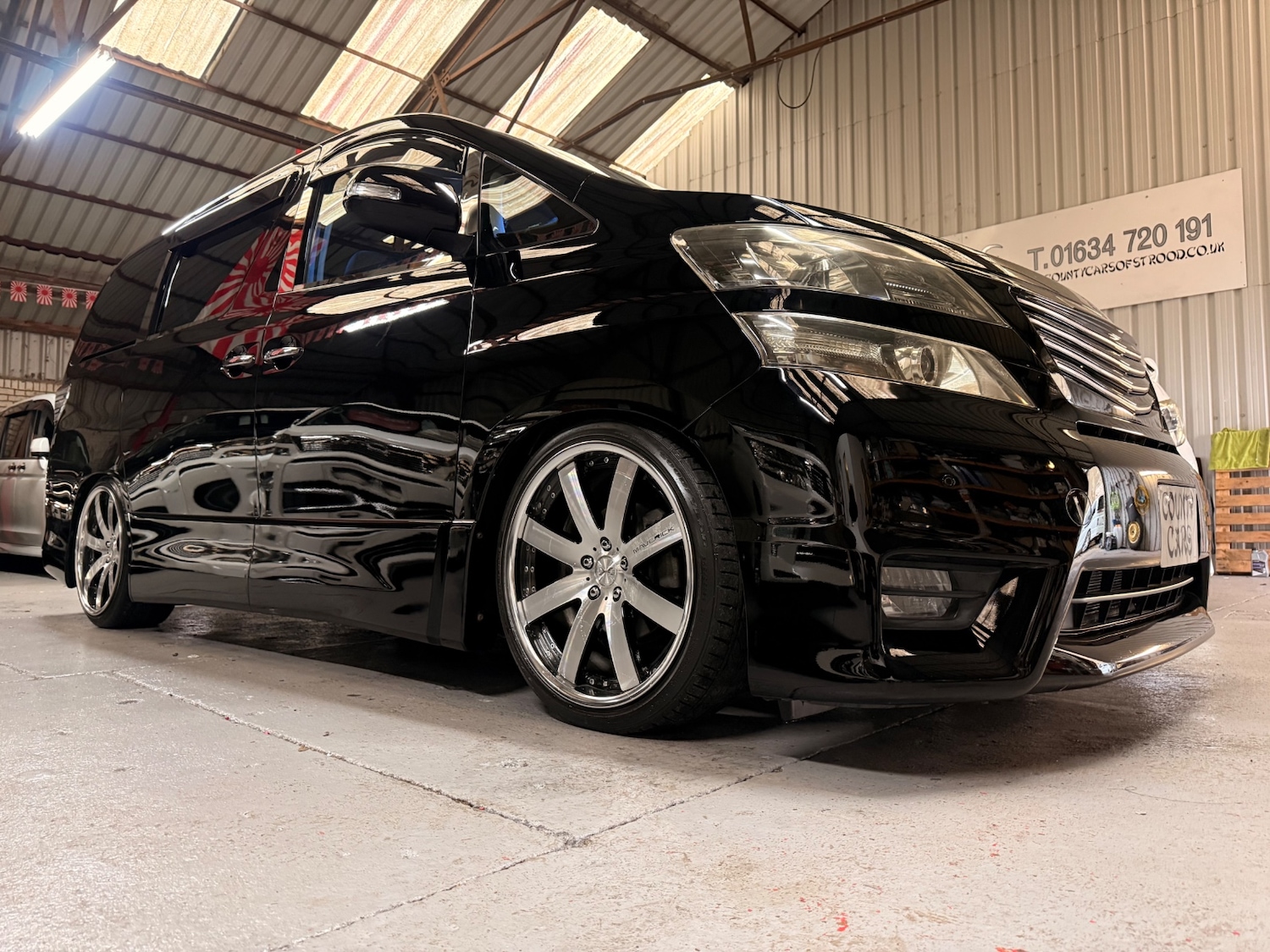 Used Toyota Vellfire 2010 for sale - 77264748: Photo 2