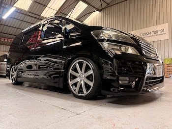 Used Toyota Vellfire 2010 for sale - 77264748: Photo