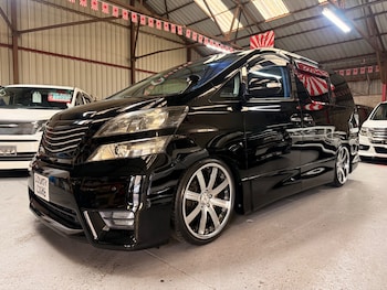 Used Toyota Vellfire 2010 for sale - 77264748: Photo