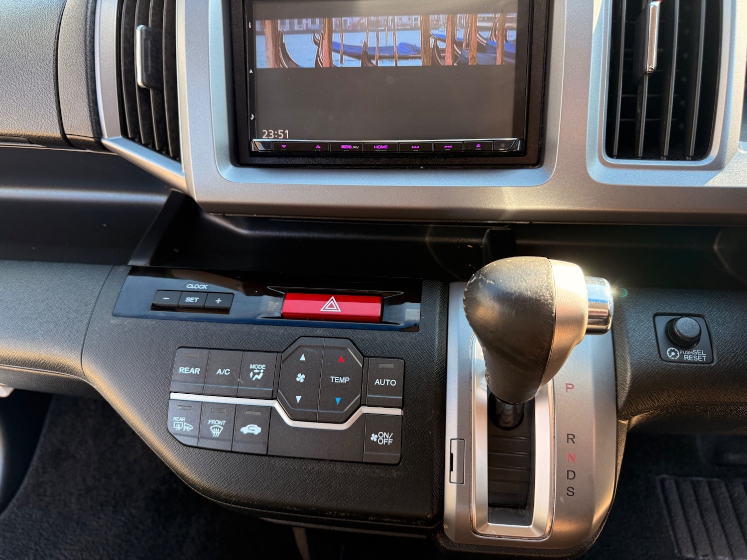 Used Honda Stepwagon 2012 for sale - 77938631: Photo 16