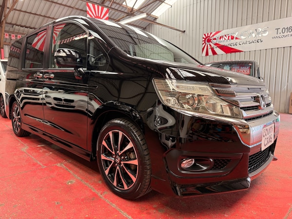 Used Honda Stepwagon 2012 for sale - 75338403: Photo 1