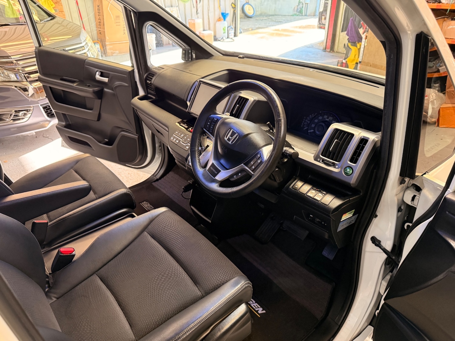 Used Honda Stepwagon 2013 for sale - 77438581: Photo 13