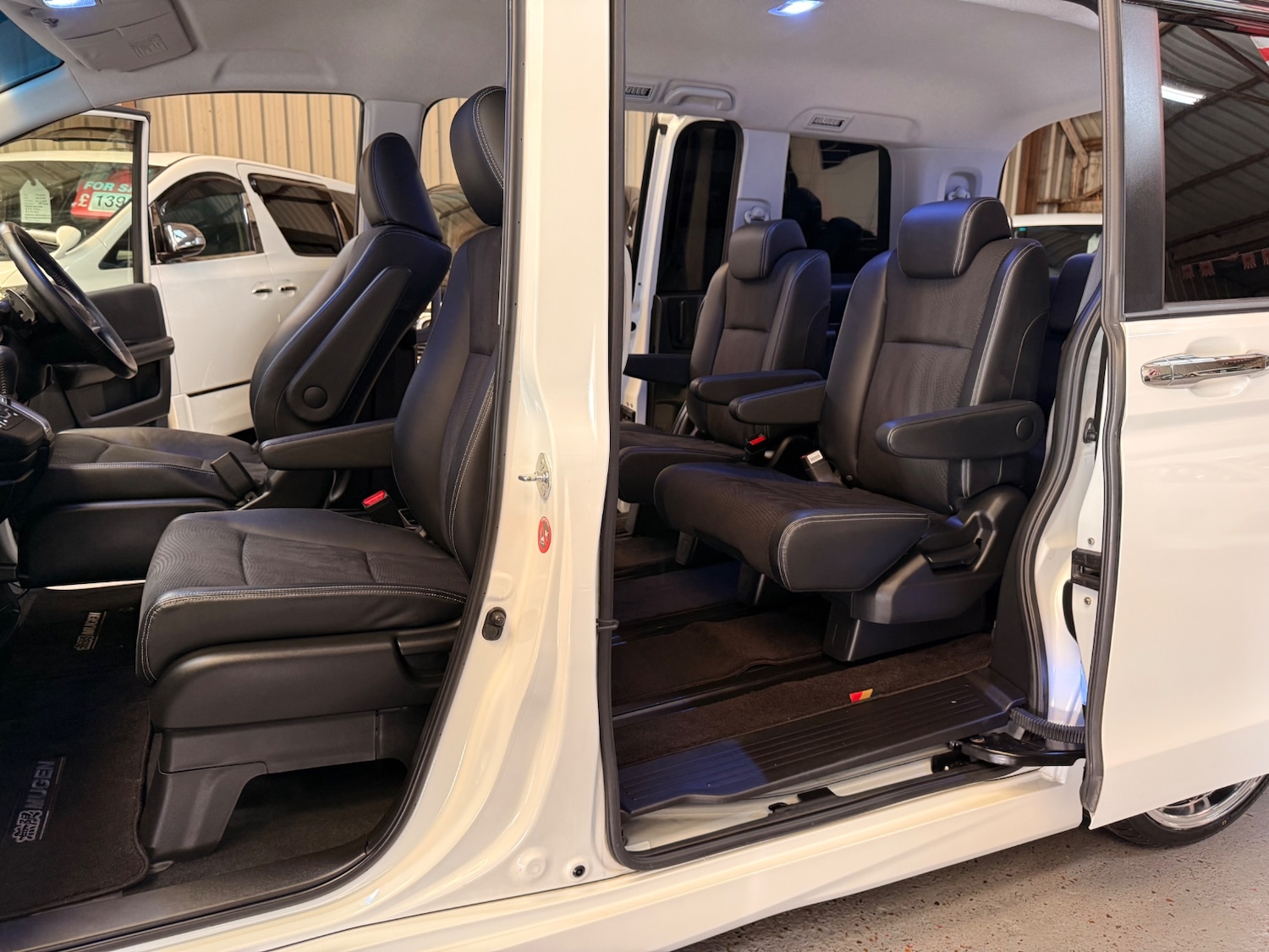 Used Honda Stepwagon 2013 for sale - 77438581: Photo 17