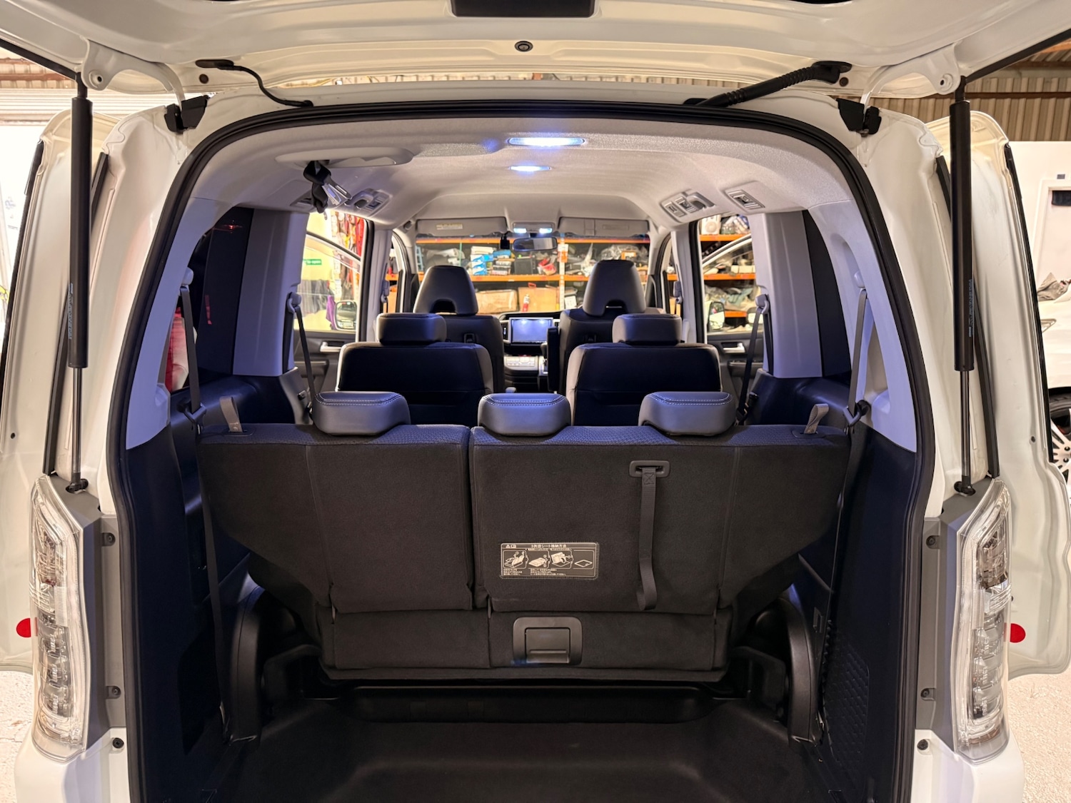 Used Honda Stepwagon 2013 for sale - 77438581: Photo 18