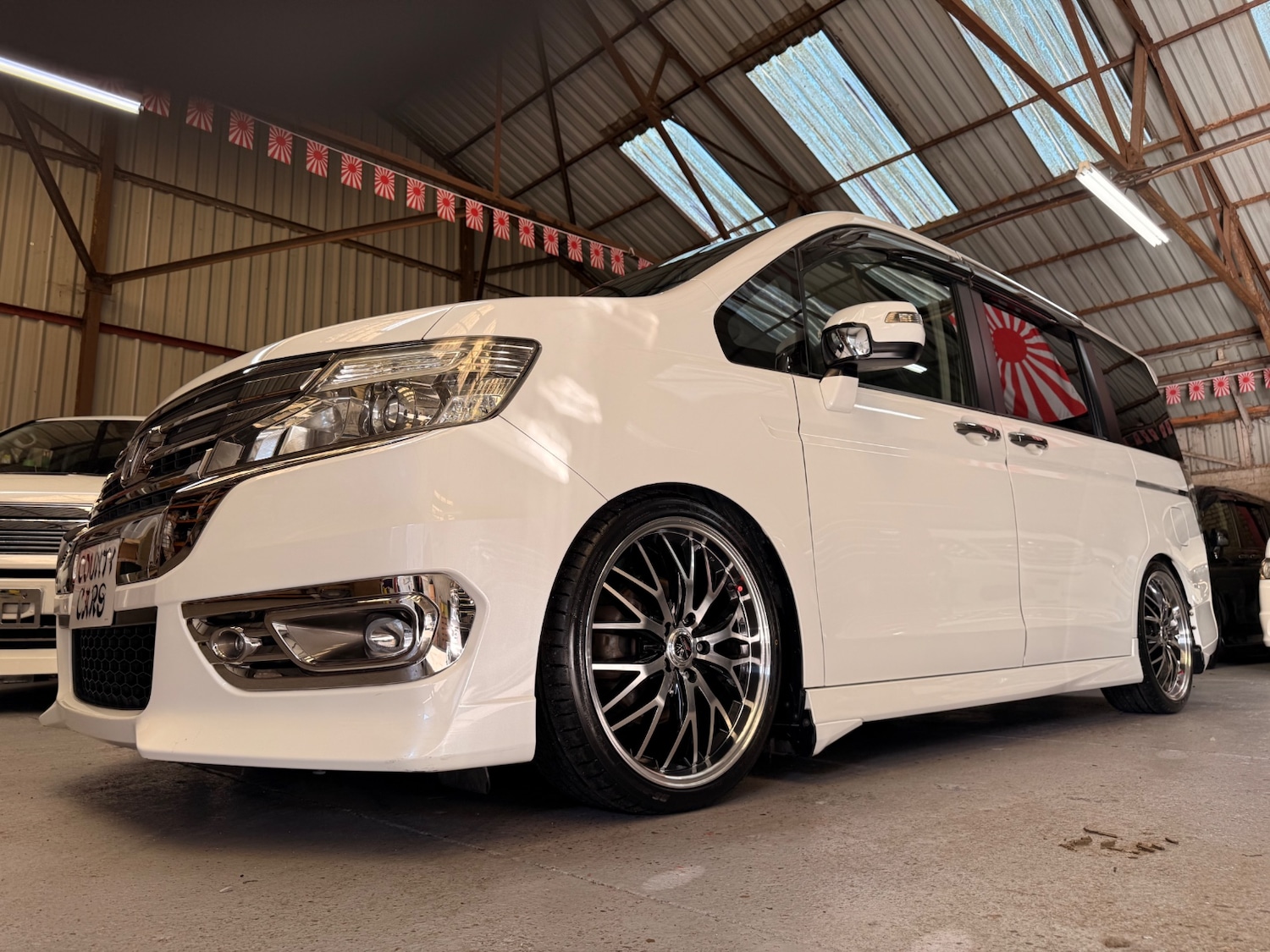 Used Honda Stepwagon 2013 for sale - 77438581: Photo 2