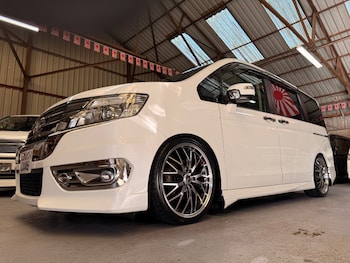 Used Honda Stepwagon 2013 for sale - 77438581: Photo