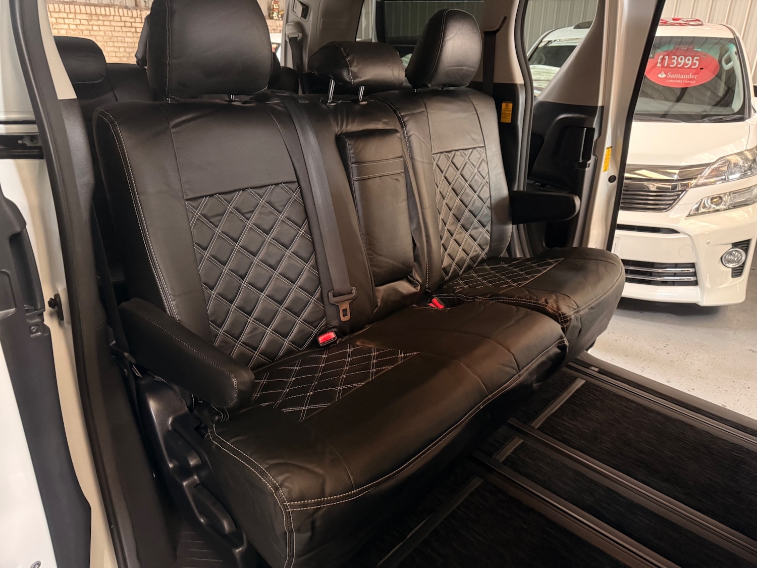 Used Toyota Vellfire 2014 for sale - 77201478: Photo 13