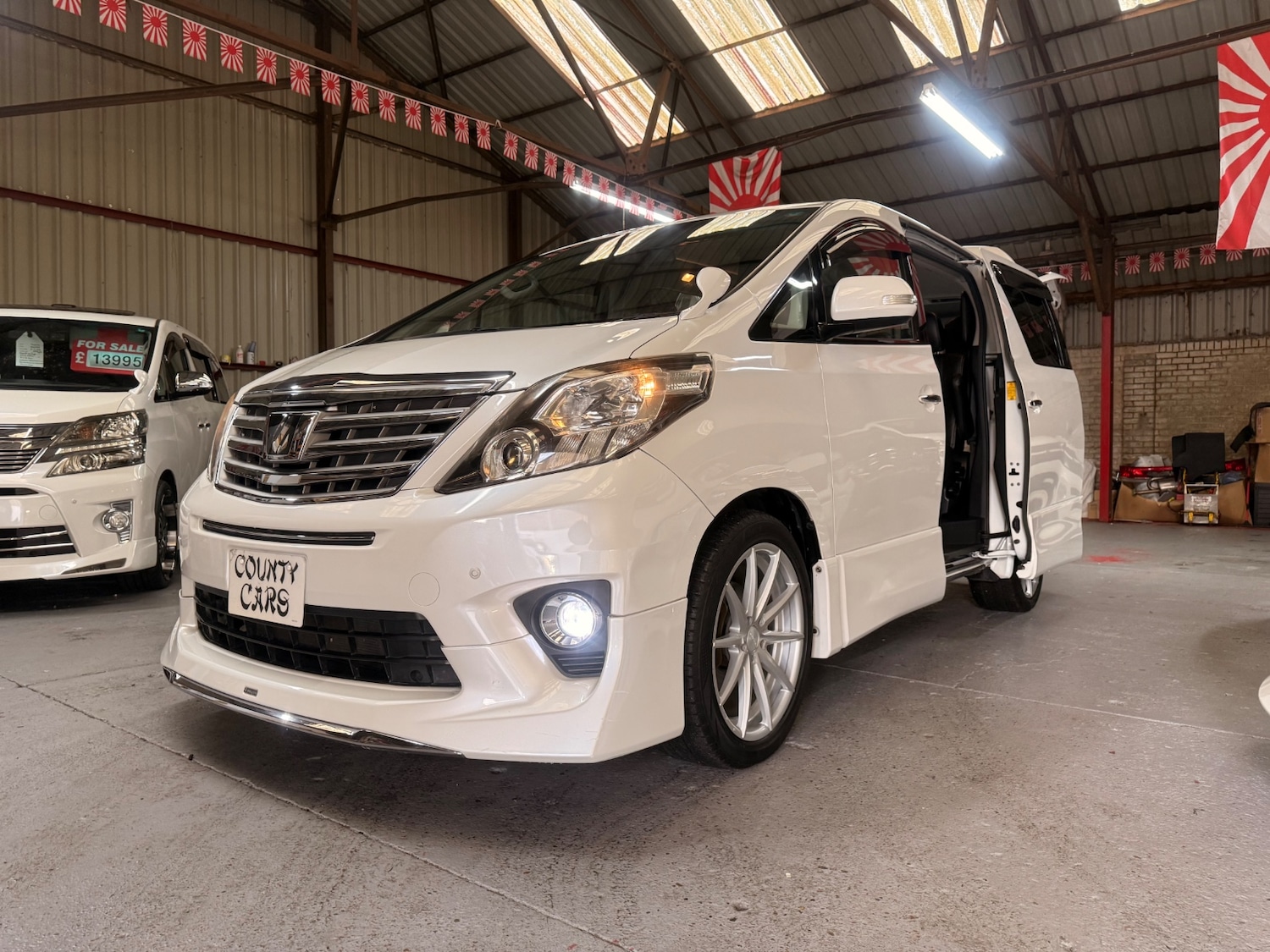 Used Toyota Vellfire 2014 for sale - 77201478: Photo 19